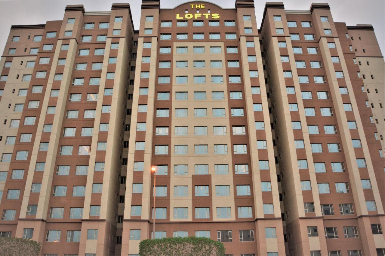 Хостел The Lofts Kuwait Fintas Kuwait City Екстер'єр фото