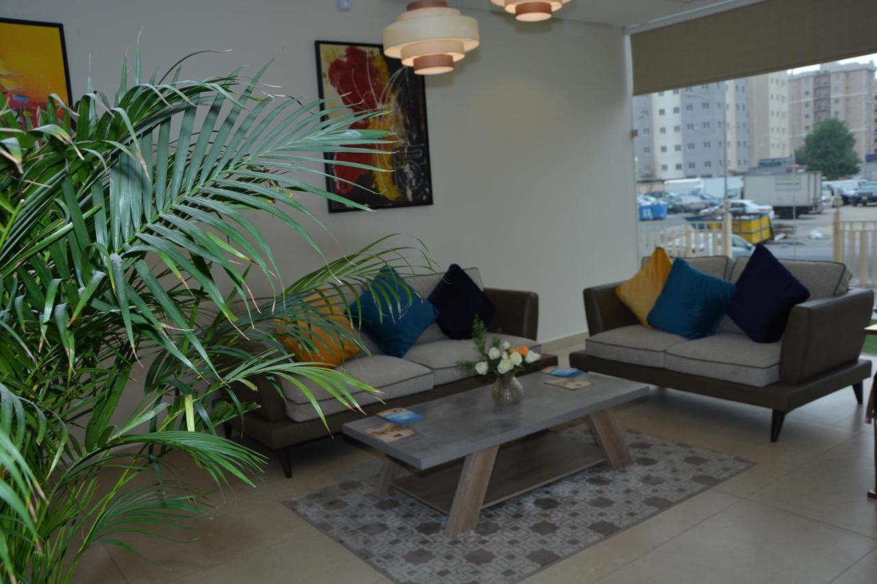 Хостел The Lofts Kuwait Fintas Kuwait City Екстер'єр фото