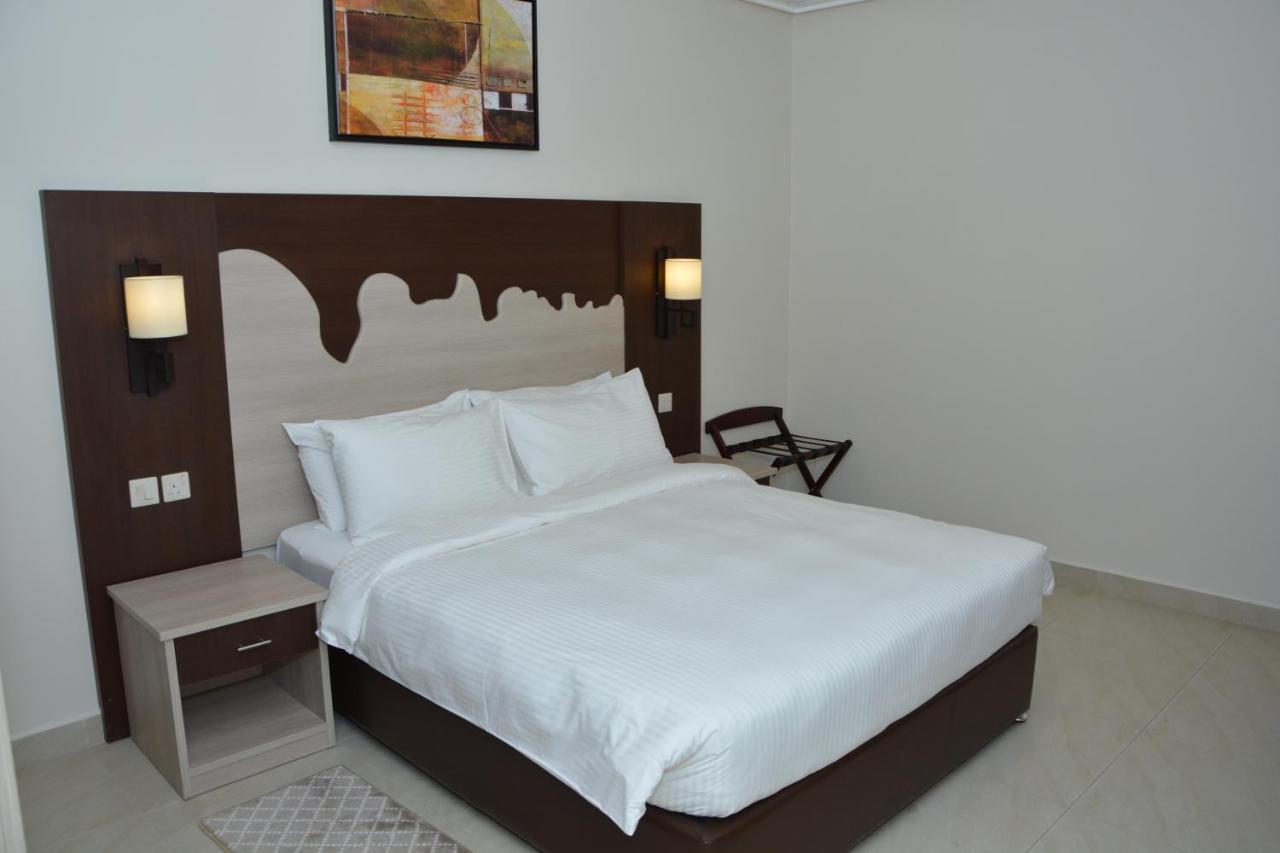 Хостел The Lofts Kuwait Fintas Kuwait City Екстер'єр фото